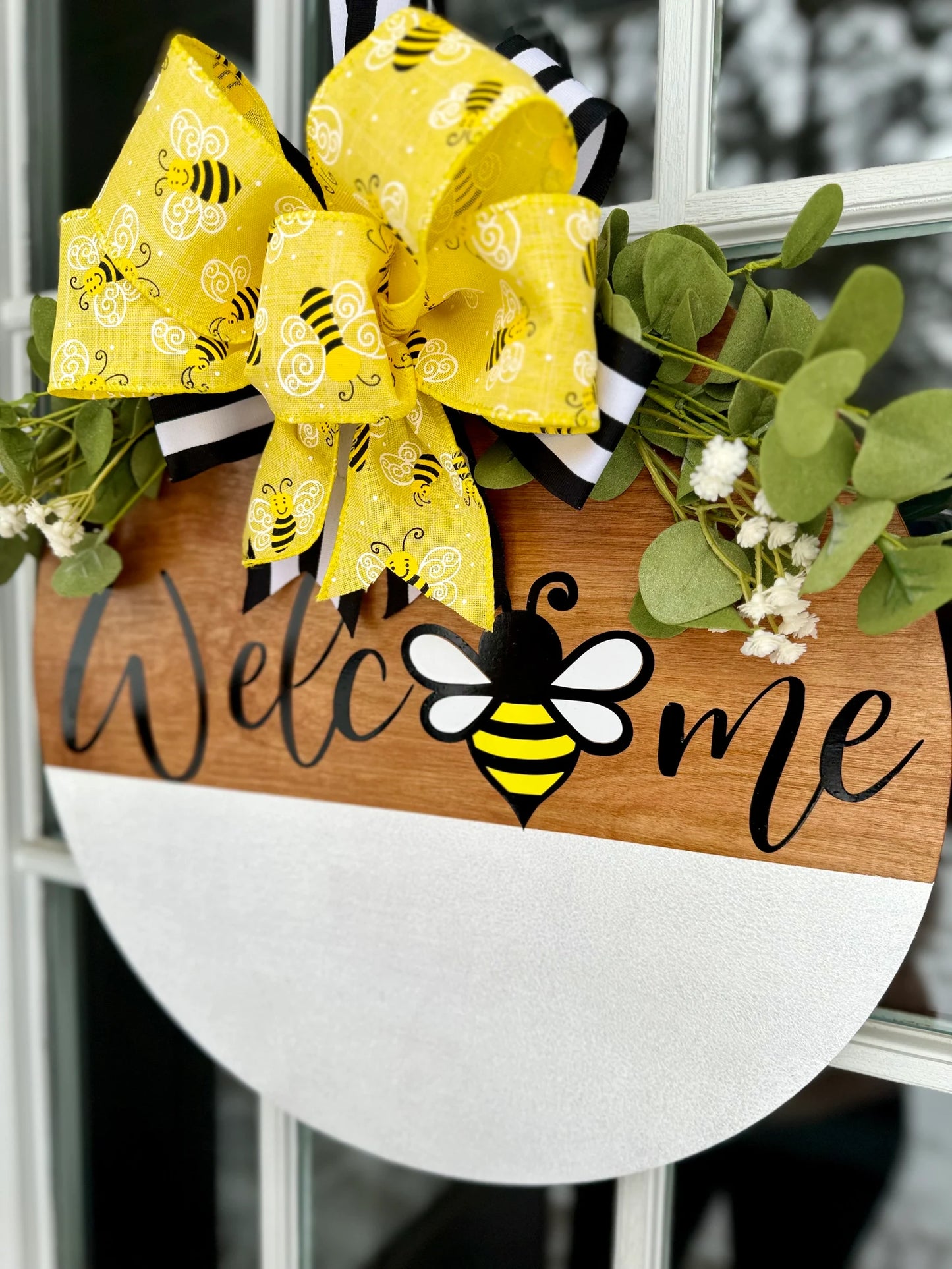 Bee Welcome Door Hanger