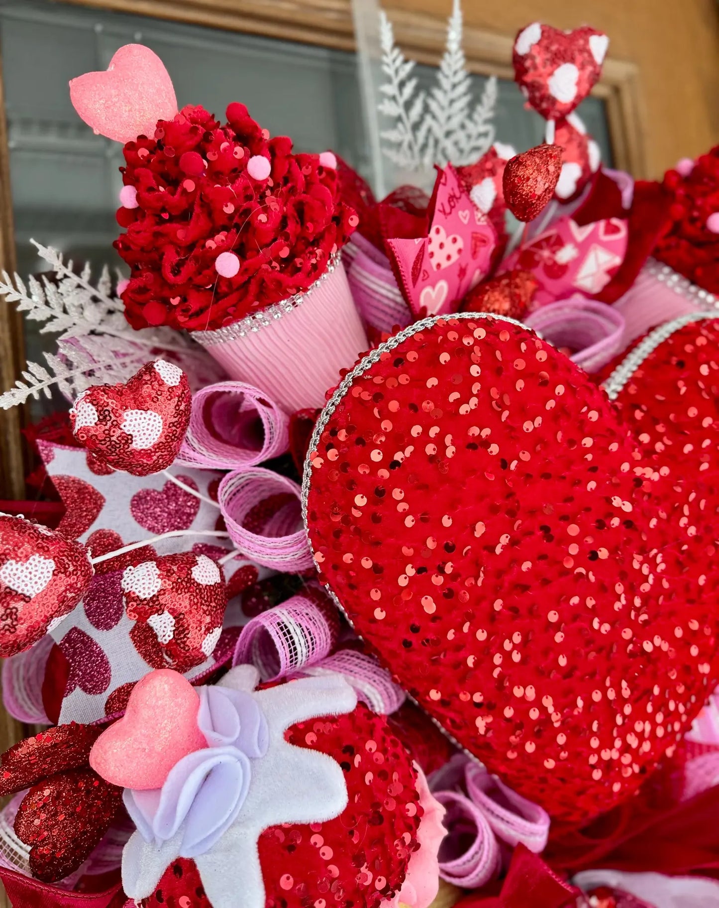 Valentine’s Day Heart Wreath | Valentines Day Door Decor | Valentine’s Decor